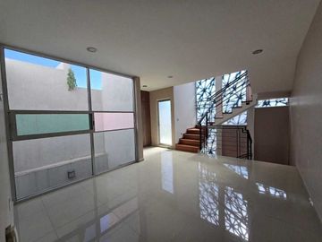 Venta de casa en Cumbres del Lago de 4 rec y Roof Garden