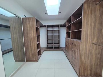 Venta de casa en Cumbres del Lago de 4 rec y Roof Garden