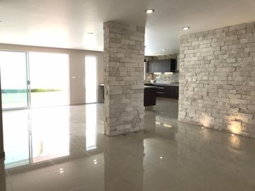 Venta de casa en Cumbres del Lago de 4 rec y Roof Garden
