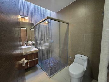Venta de casa en Cumbres del Lago de 4 rec y Roof Garden