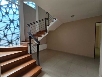 Venta de casa en Cumbres del Lago de 4 rec y Roof Garden