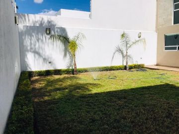 Venta de casa en Cumbres del Lago de 4 rec y Roof Garden