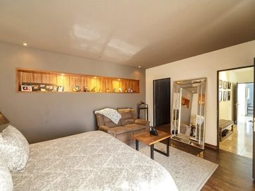 Residencia en Loma Dorada con HERMOSA VISTA Panorámica a los Arcos de Qro..