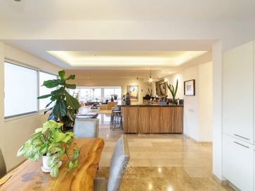 Residencia en Loma Dorada con HERMOSA VISTA Panorámica a los Arcos de Qro..