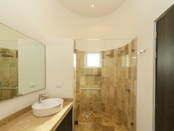 Residencia en Loma Dorada con HERMOSA VISTA Panorámica a los Arcos de Qro..