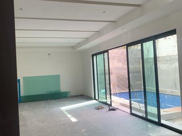 CASA EN VENTA EN VALLE ALTO