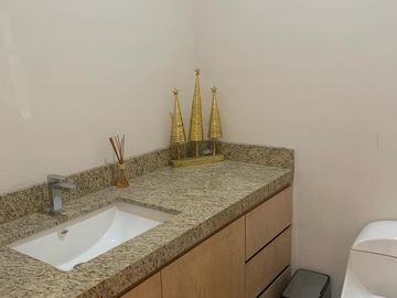 CASA EN VENTA EN CONTRY SUR