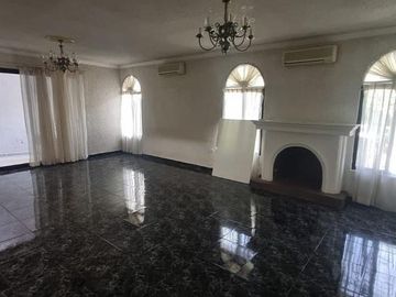 CASA EN VENTA EN SATELITE