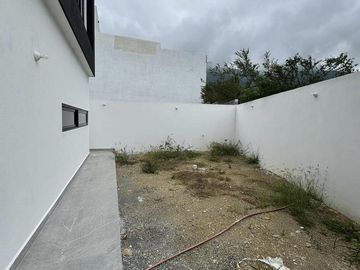 Casa - Fraccionamiento Bosques de las Misiones Sector Encino