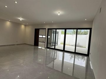 Casa - Fraccionamiento Bosques de las Misiones Sector Encino