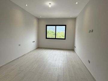 Casa - Fraccionamiento Bosques de las Misiones Sector Encino