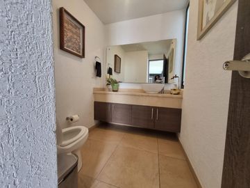 Casa en  VENTA en exclusiva privada en Cumbres del Lago
