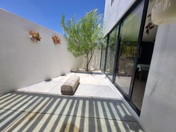 Casa en  VENTA en exclusiva privada en Cumbres del Lago