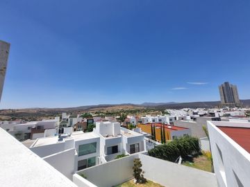 Casa en  VENTA en exclusiva privada en Cumbres del Lago