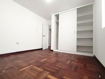 Bonita Casa de 1 piso en Alquiler