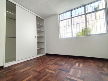 Bonita Casa de 1 piso en Alquiler