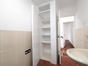 Bonita Casa de 1 piso en Alquiler