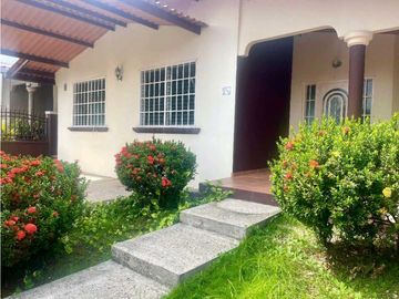 VENTA DE CASA EN BRISAS DEL GOLF 324m2 4 HABITACIONES