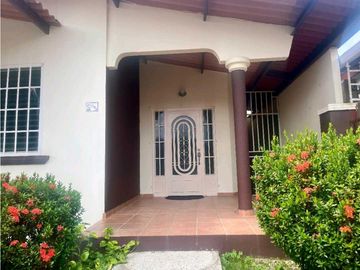 VENTA DE CASA EN BRISAS DEL GOLF 324m2 4 HABITACIONES