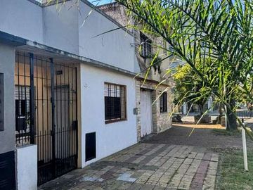 Casa PH en venta en Moron Sur