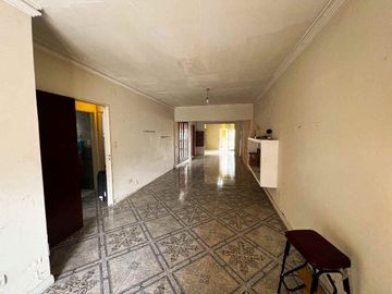 VENTA CASA 5 DORM. 4 BAÑOS - SEMICENTRICA - TANDIL
