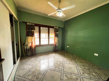 VENTA CASA 5 DORM. 4 BAÑOS - SEMICENTRICA - TANDIL
