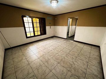 VENTA CASA 5 DORM. 4 BAÑOS - SEMICENTRICA - TANDIL