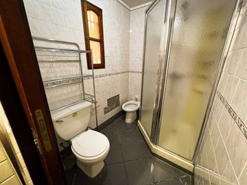 VENTA CASA 5 DORM. 4 BAÑOS - SEMICENTRICA - TANDIL