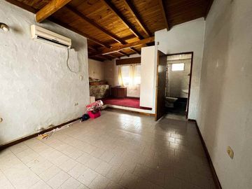 VENTA CASA 5 DORM. 4 BAÑOS - SEMICENTRICA - TANDIL