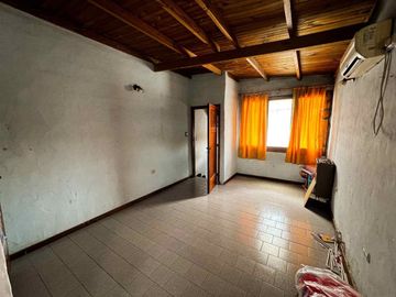 VENTA CASA 5 DORM. 4 BAÑOS - SEMICENTRICA - TANDIL