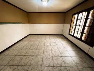 VENTA CASA 5 DORM. 4 BAÑOS - SEMICENTRICA - TANDIL