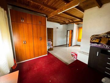 VENTA CASA 5 DORM. 4 BAÑOS - SEMICENTRICA - TANDIL