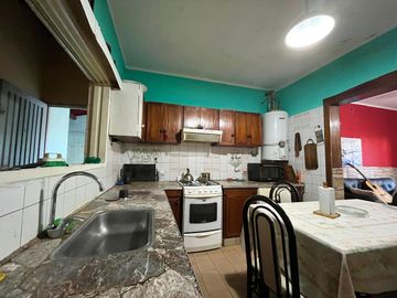 CASA VENTA 4 AMB CLAYPOLE GRAN JARDÍN Y GARAGE