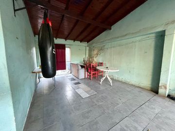 CASA VENTA 4 AMB CLAYPOLE GRAN JARDÍN Y GARAGE