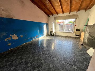CASA VENTA 4 AMB CLAYPOLE GRAN JARDÍN Y GARAGE