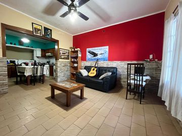 CASA VENTA 4 AMB CLAYPOLE GRAN JARDÍN Y GARAGE