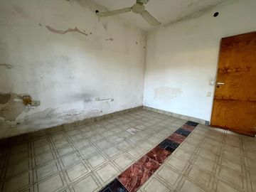 CASA VENTA 4 AMB CLAYPOLE GRAN JARDÍN Y GARAGE