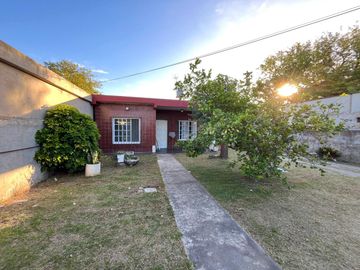CASA VENTA 4 AMB CLAYPOLE GRAN JARDÍN Y GARAGE