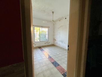 CASA VENTA 4 AMB CLAYPOLE GRAN JARDÍN Y GARAGE