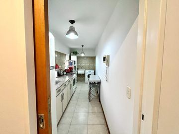 VENTA DEPTO. 2 AMB. BALCON ,TERRAZA CON 5 PARRILAS