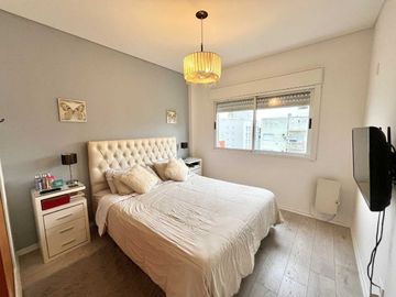 VENTA DEPTO. 2 AMB. BALCON ,TERRAZA CON 5 PARRILAS
