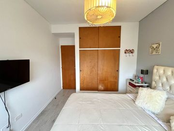 VENTA DEPTO. 2 AMB. BALCON ,TERRAZA CON 5 PARRILAS