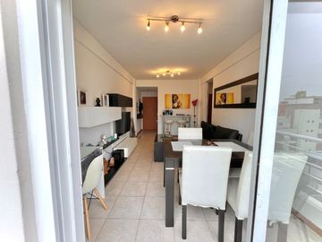 VENTA DEPTO. 2 AMB. BALCON ,TERRAZA CON 5 PARRILAS