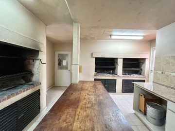 VENTA DEPTO. 2 AMB. BALCON ,TERRAZA CON 5 PARRILAS