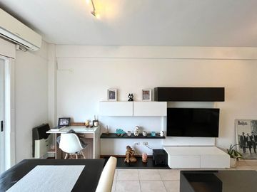VENTA DEPTO. 2 AMB. BALCON ,TERRAZA CON 5 PARRILAS