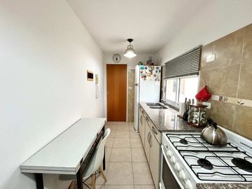 VENTA DEPTO. 2 AMB. BALCON ,TERRAZA CON 5 PARRILAS