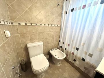 VENTA DEPTO. 2 AMB. BALCON ,TERRAZA CON 5 PARRILAS
