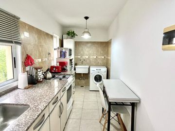 VENTA DEPTO. 2 AMB. BALCON ,TERRAZA CON 5 PARRILAS