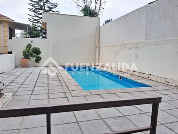 Departamento en Venta en A una cuadra de Avenida Perú