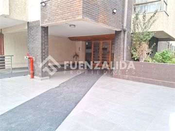 Departamento en Venta en A una cuadra de Avenida Perú